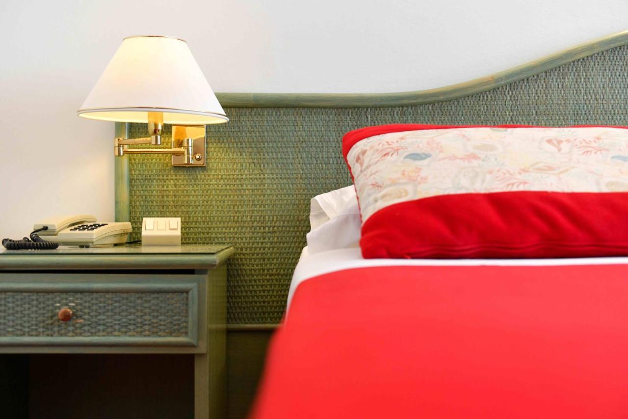 Hotel Majestic ลิโดดิเยโซโล ภายนอก รูปภาพ