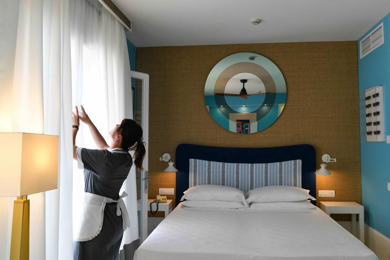 Hotel Majestic ลิโดดิเยโซโล ภายนอก รูปภาพ