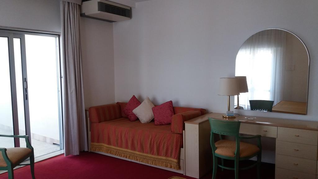 Hotel Majestic ลิโดดิเยโซโล ภายนอก รูปภาพ